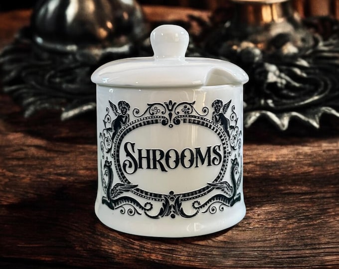 Shrooms small apothecary jar