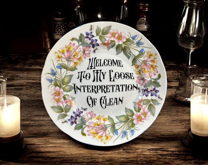 Welcome to my loose interpretation of clean, vintage plate with stand