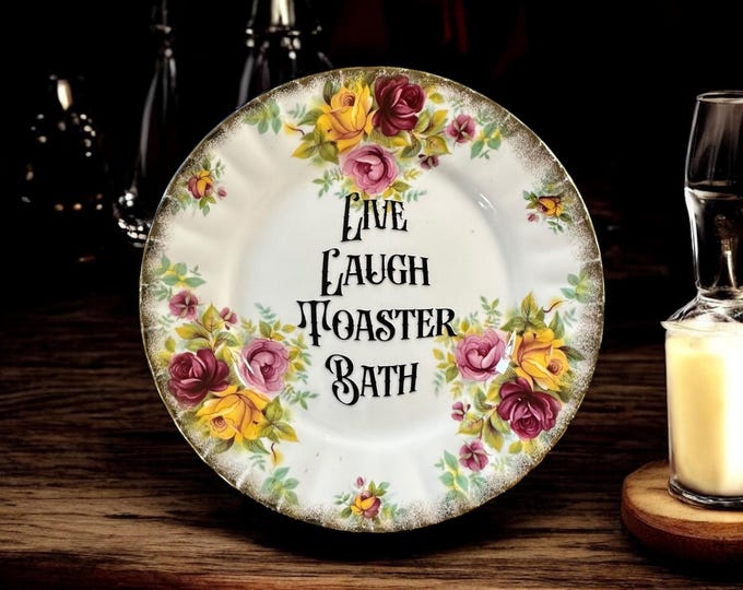 Live laugh toaster bath, vintage plate with stand