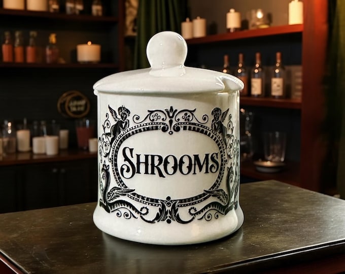 Shrooms small apothecary jar