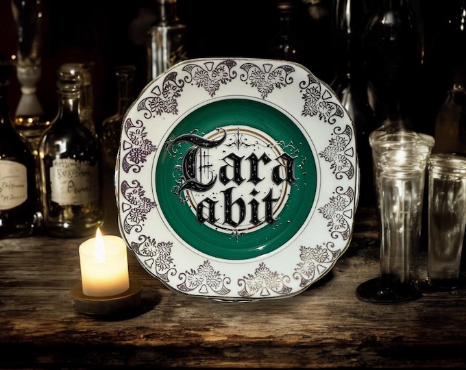 Tara a Bit Plate – Vintage Crackpottery with stand