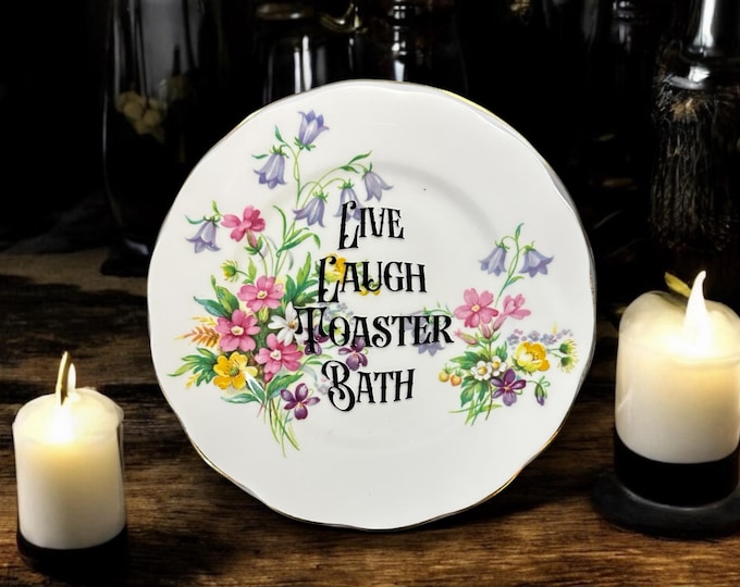 Live laugh toaster bath, vintage plate with stand