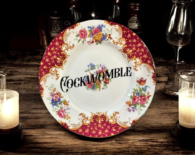 Cockwomble, vintage plate with stand