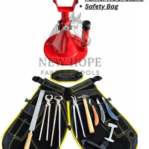 Puede incluir: Un kit de herramientas para herrador, que incluye un soporte para cascos rojo, polainas de delantal negras con ribetes amarillos y varias herramientas. La imagen también incluye el texto "Farrier Tools Kit", "Farrier Apron Chaps", "Farrier HOOF Stand" y "Safety Bag". La marca "NEW HOPE FARRIER TOOLS" también es visible.