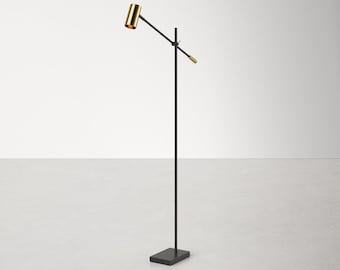 Lampa podłogowa w stylu Mid Century Modern: Regulowane oświetlenie mosiężne