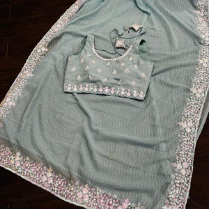 Sari de diseñador azul claro, sari Bollywood listo para usar, sari de fiesta, sari festivo, sari de dama de honor, sari de moda, increíble sari de lentejuelas