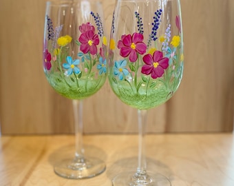 Hand painted wine glasses with flowers,  floral wine glass, customized wine glass, wedding bridesmaid Mother's Day gift, country kitchen