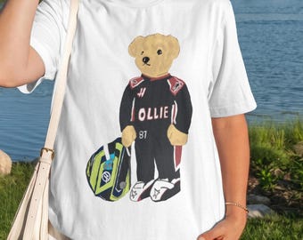 Ollie Bearman Nallebjörn F1 T-shirt 2026 | Söt Haas Racing T-shirt | MoneyGram Haas Formel 1-fangåva