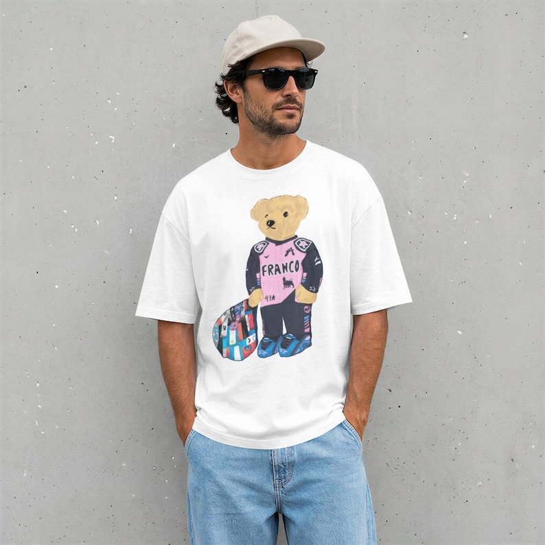 Franco Colapinto nallebjörn F1-t-shirt 2026 | Söt FC43 Alpine-t-shirt | BWT Alpine Formel 1-fangåva bild 5