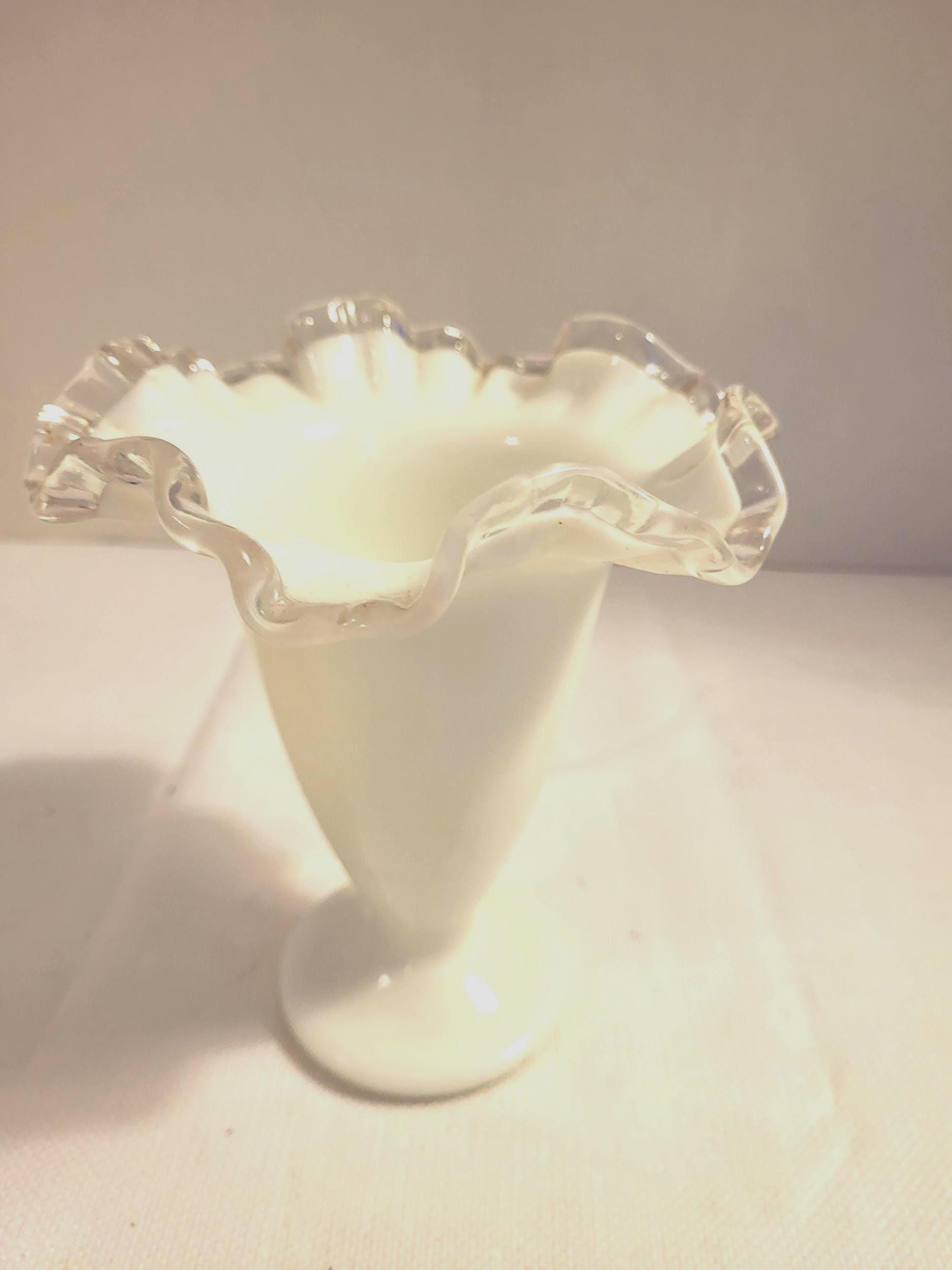 フェントン シルバー クレスト ミルクガラス 花瓶 - Etsy 日本