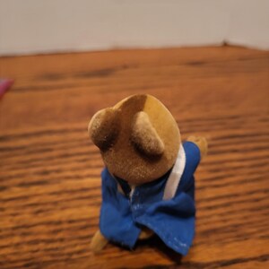 Familias Sylvanian, Maple Town, Familia de ardillas Calico Critters Hazelnut, juego de 4 imagen 13