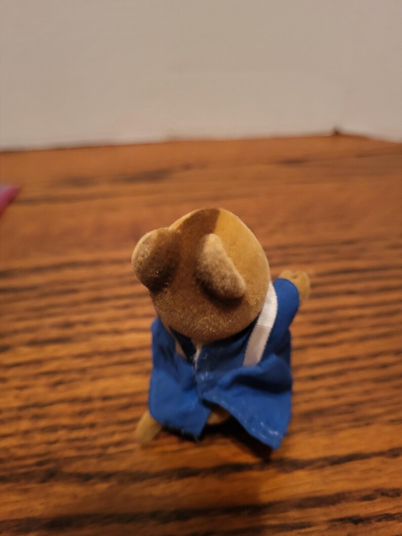 Familias Sylvanian, Maple Town, Familia de ardillas Calico Critters Hazelnut, juego de 4 imagen 13