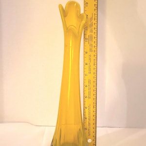 L.E. Smith Swung Vase