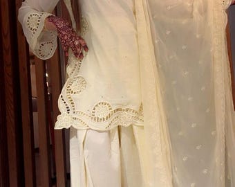 Pakistani Farshi Shalwar Lawn Dress - 3-Piece Suit with Chiffon Chicken Kari Dupatta & Cutwork Embroidery