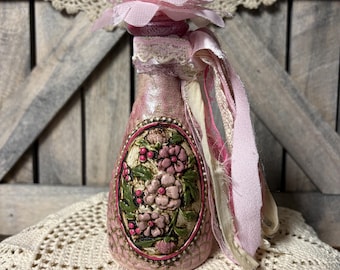Shabby Chic Glass Bottle: Floral Clay Embellishment
