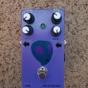 UF0 Distortion Pedal