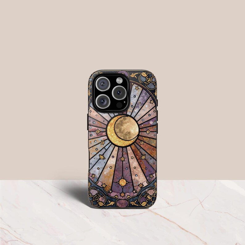 Funda para móvil con diseño de luna inspirada en vidrieras / Estética celestial / Funda de estrella mística / Regalo mágico para ella / Estilo bohemio oscuro / iPhone y Samsung imagen 8