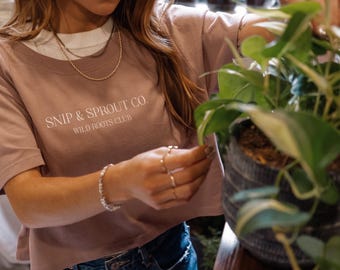 Camiseta Wild Roots Club: Camiseta gráfica minimalista para amantes de las plantas