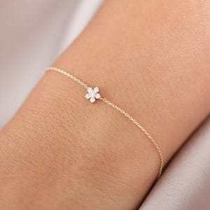 Dainty Diamond Flower Bracelet | 14K Gold Chain | Minimalist Floral Jewelry | Lab Diamond or Moissanite Bracelet | Delicate Gift for Her.