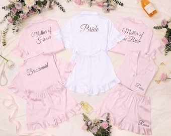 Pigiama rosa personalizzato per la sposa, completo da sposa in raso per i preparativi.