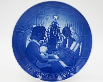 Bing & Grøndahl Collector Plate "Christmas At Home" 1971 8000/9071 DENMARK Blue