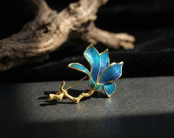 Peacock Feather Iris Brooch, Gold Flower Pin, Botanical Iris Jewelry, Blue Teal Statement Brooch, Unique Nature Inspired