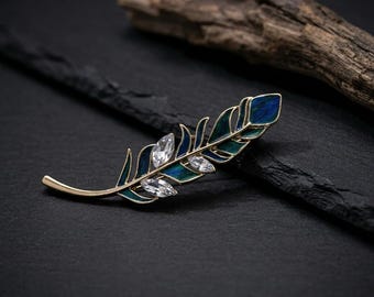 Vintage Feather Brooch, Gold Lapel Pin for Men & Women, Anniversary Gift for Him, Unisex Statement Pin, Botanical Suit Accessory