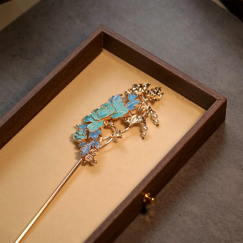 Presilha de cabelo floral vintage com pérolas, arte de Dian Cui / Tian Tsui, joia artesanal marcante, peça de arte para presentear. imagem 3