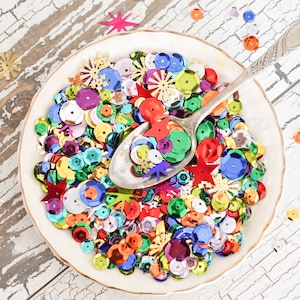Retro Sequins and Spangles Multi Color Novelty Mix, 1/2 Cup image 1