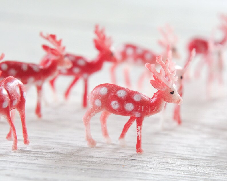 tiny figurines bulk