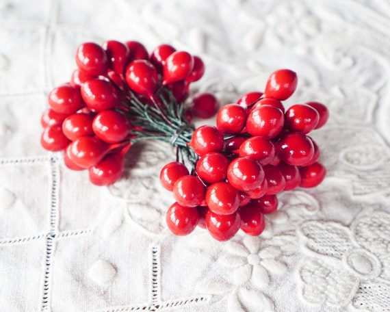 Holly Berry Stems Double-ended Red Berries on Wire Stems, 36 Pcs