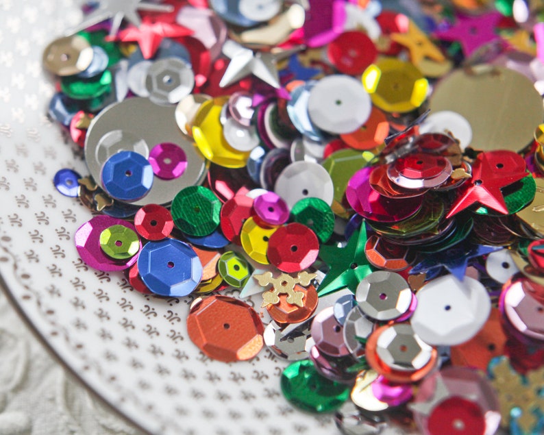 Retro Sequins and Spangles Multi Color Novelty Mix, 1/2 Cup image 3