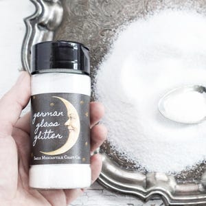 Purpurina de vidrio alemán de grano fino, efecto nieve blanca opaca, frasco mezclador de 113 g