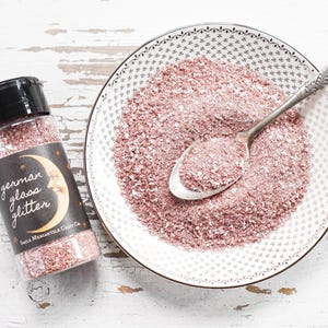 Purpurina de vidrio alemán - Grano mixto, rosa champán pálido, frasco mezclador de 113 g