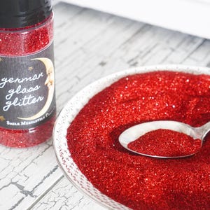 Purpurina de vidrio alemán de grano fino - Rojo navideño festivo, frasco mezclador de 113 g