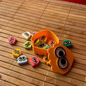 splatoon inkling squid box with octoling and inkling charms