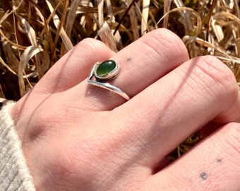 Handmade Natural Serpentine Sterling Silver Ring – V-Shape Band, US Size 5