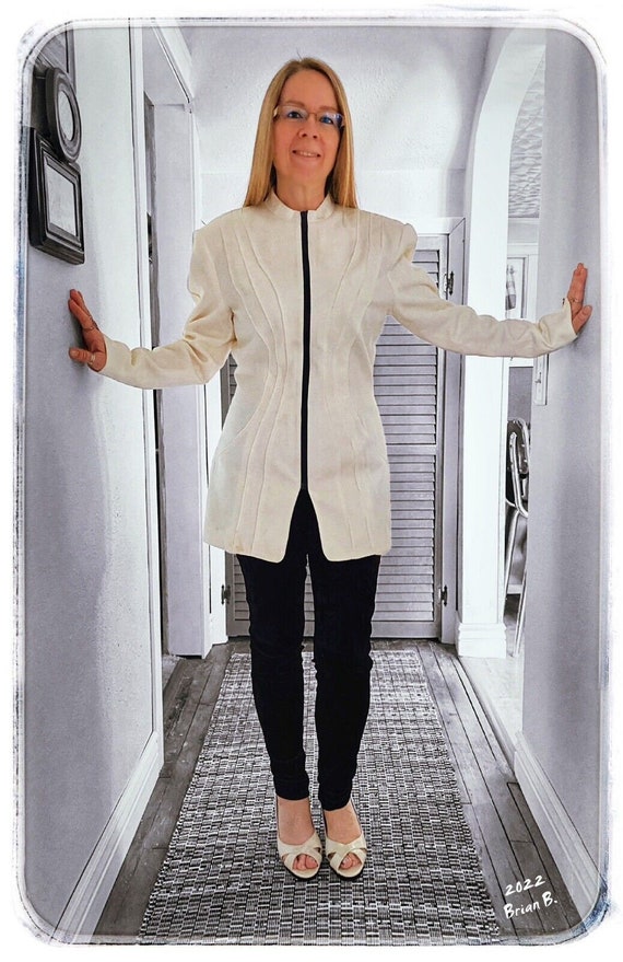Vintage 1980s Nina K White Fitted Zippered Jacket 