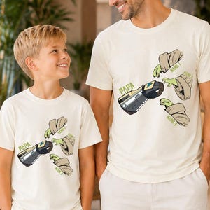 Camiseta personalizada de Star Wars para padre e hijo a juego, camisetas de Mandalorian Papa y Grogu Hands, camiseta de Baby Yoda para el Día del Padre, regalo para papá imagen 5