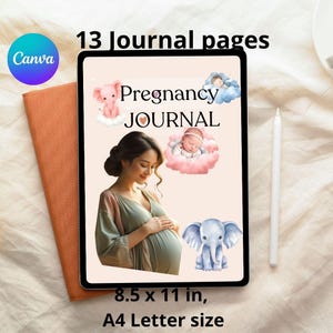 Puede incluir: Un diario digital de embarazo con el texto "Pregnancy JOURNAL" e ilustraciones de una mujer embarazada, un beb&eacute; y un elefante. El diario mide 21,6 x 27,9 cm y tiene 13 p&aacute;ginas.