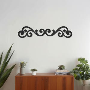 Ornamental Metal Wall Art – Elegant Curved Scroll Design for Living Room or Hallway, Stylish Decorative Accent for Modern Interiors