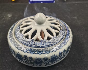 Brûle-encens en céramique craquelée bleu blanc avec couvercle creux Lotus, style PZ112
