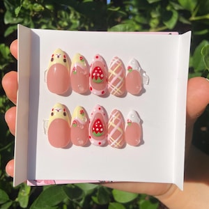 Strawberry Picnic Press On Nails – Cute Cottagecore Summer Nail Set with Strawberries & Plaid
