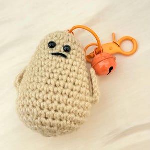 Mr Potato Keychain | Whimsical Crochet Potato Charm with Funny Face | Cute Kawaii Vegetable Keyring | Unique Handmade Gift for Potato Lovers