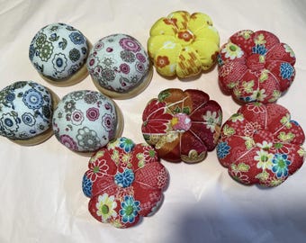 Handmade Japanese Pincushion, Floral Pin Cushion, Sewing Needle Cushion, Quilting Pin Holder, Fabric Pincushion Gift
