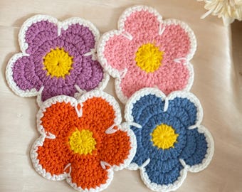 Sottobicchieri a forma di fiore all'uncinetto, sottobicchieri a forma di margherita - set da 4, sottobicchieri in cotone pastello, regalo per la cucina in stile cottagecore