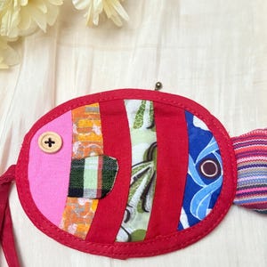 Monedero con forma de pez: monedero de tela de colores, pequeño bolso con cremallera, bonito bolso de mano con diseño de pez de patchwork para niños o mujeres. Rojo