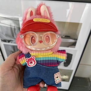 Labubu Outfit – Rainbow Overalls & Red Cap Set for 10cm Plush Doll | Custom Popmart Doll Clothes