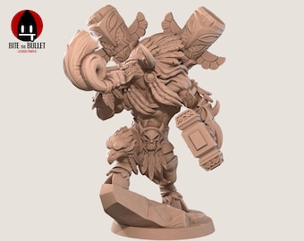 Pode incluir: Figura de resina detalhada de um Tauren Chieftain Warrior, com armadura e marcas tribais, empunhando dois grandes martelos. A figura é bege. O texto "Tauren Chieftain Warrior" e "High Detail Resin - Printed In-House" são visíveis.