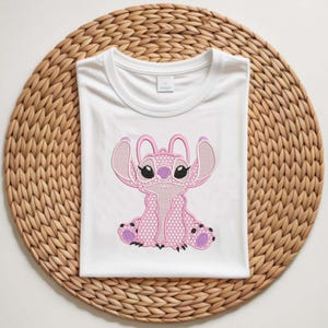 Puede incluir: Un juego de tres tazas de cer&aacute;mica con un acabado moteado y mate. Las tazas son en tonos crema, gris claro y gris oscuro. Cada taza tiene un dise&ntilde;o simple y minimalista, ideal para caf&eacute; o t&eacute;.